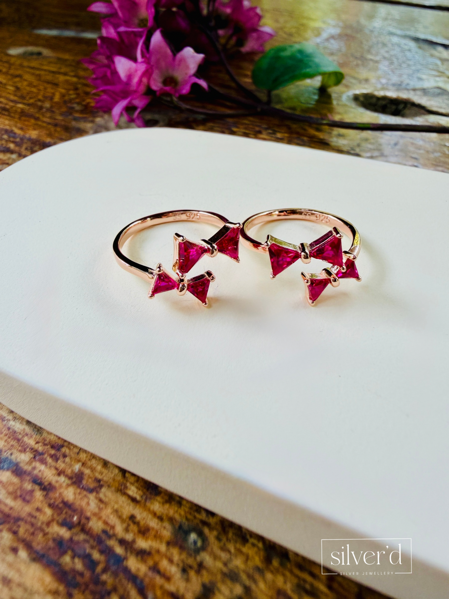 The bow affair toe rings