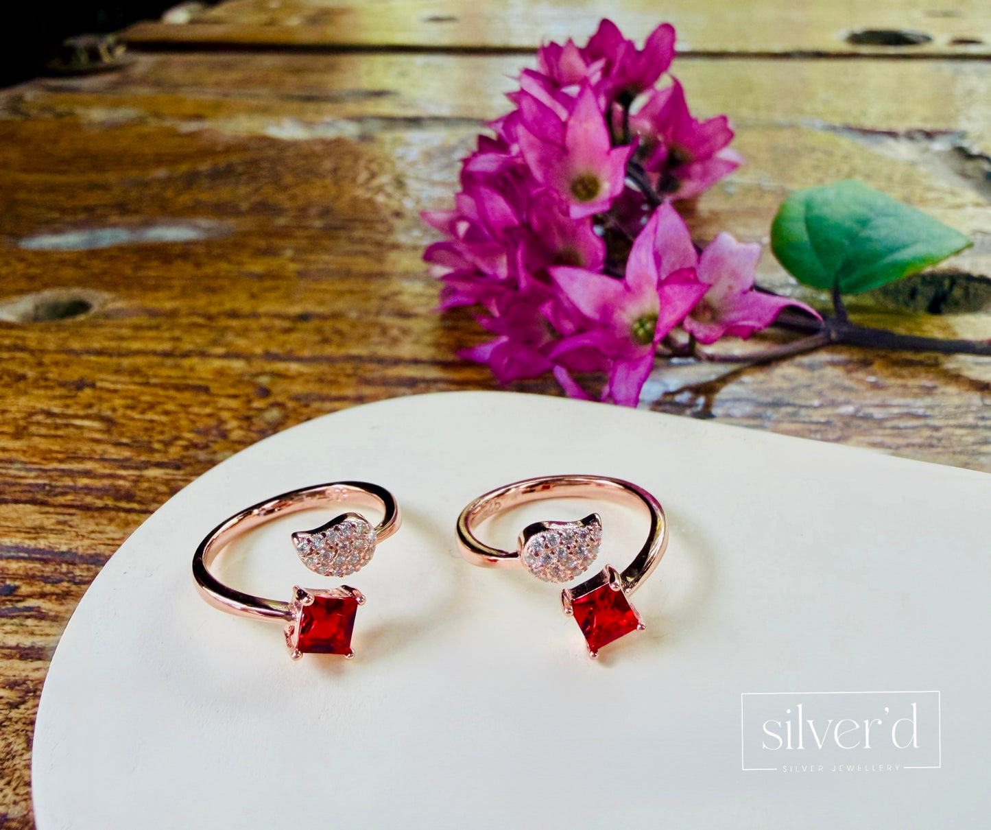 Petal pop toe rings