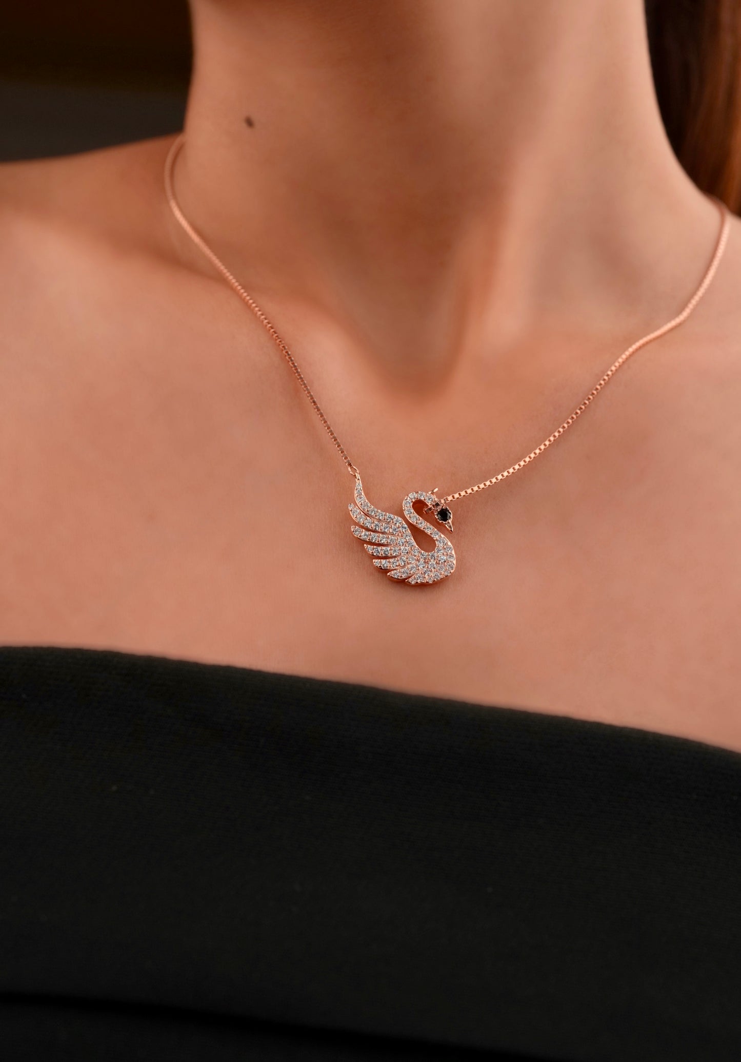 Swan serenade necklace set