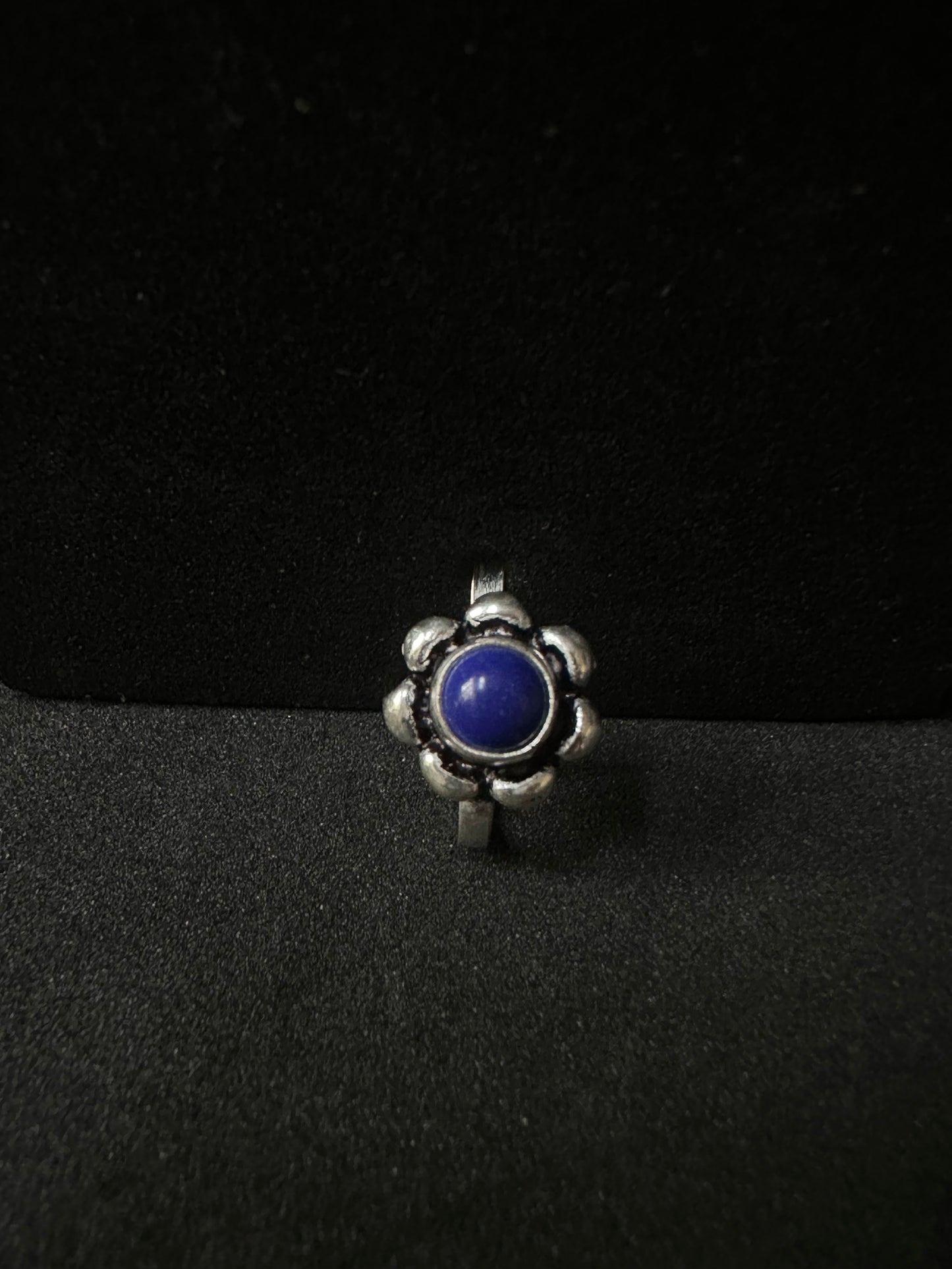 Blue flower nose pin