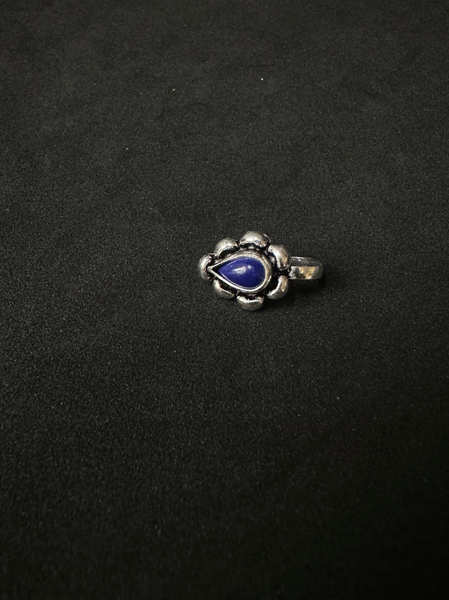 Blue stone nose pin