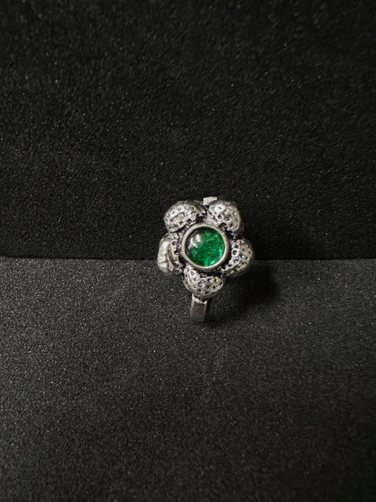 Green flower nose pin